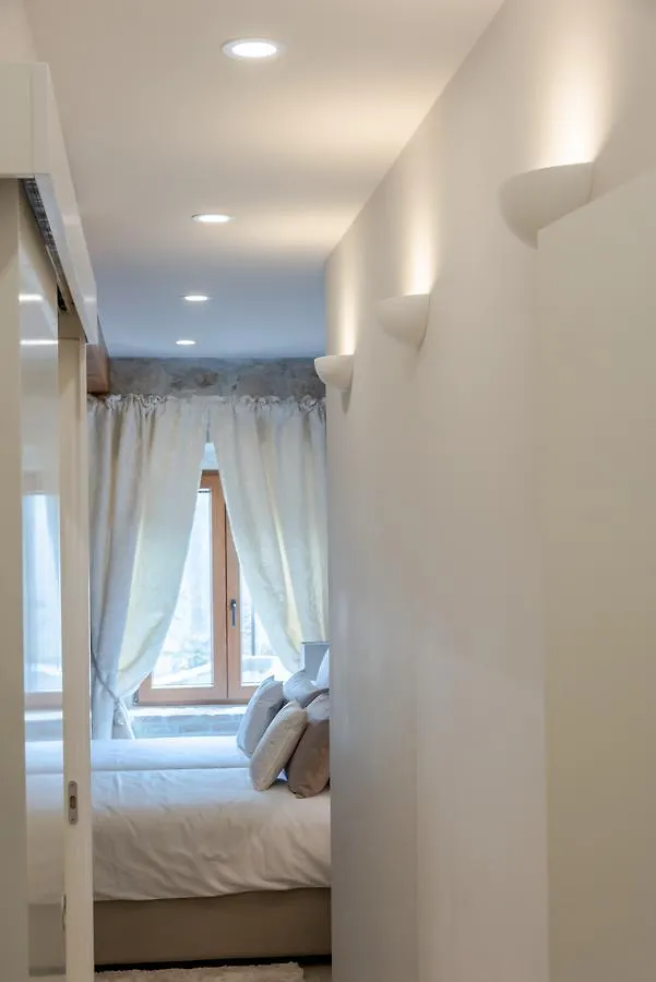 Jupiter Lux Rooms Split