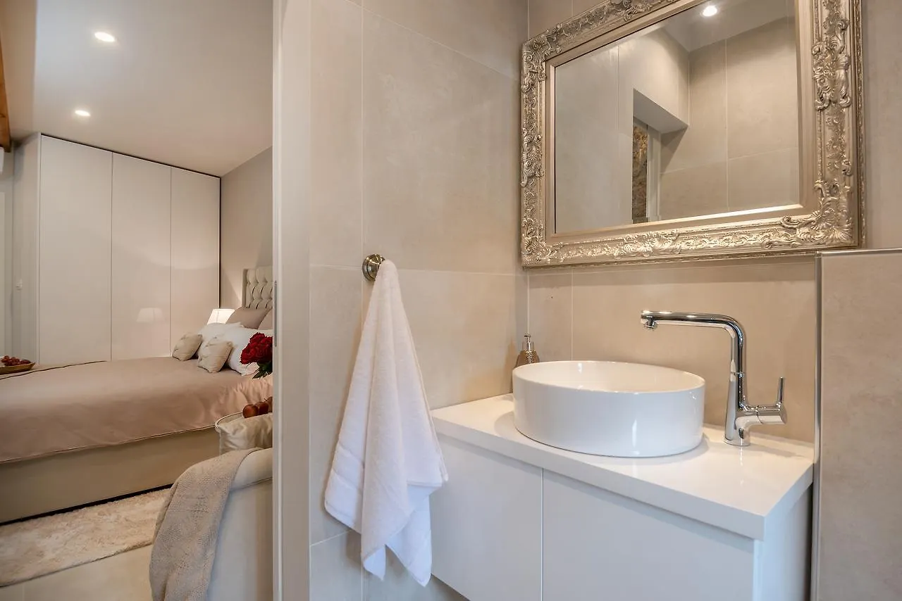 Jupiter Lux Rooms Split