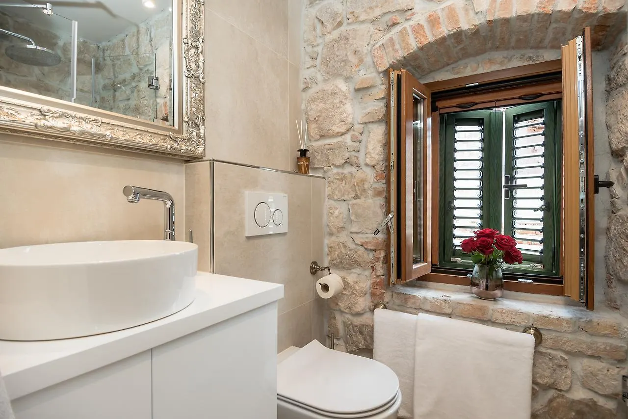 Jupiter Lux Rooms Split 4*,  Croacia