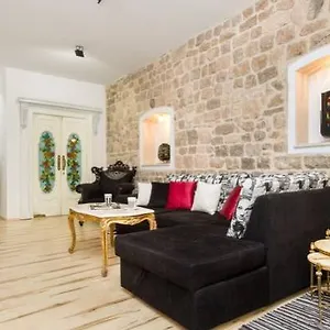 Apartment Papalic Palace, Split