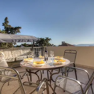 Apartment Near Sandy Firule, Split